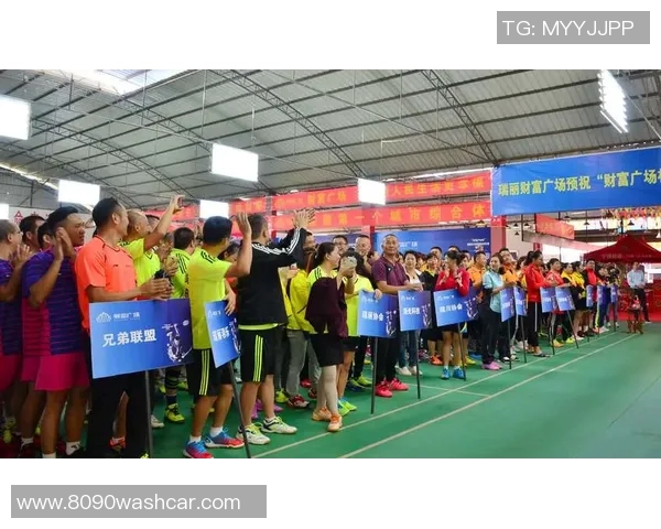 南京羽毛球队与深圳羽毛球队赛后复盘分析比赛经验与战术对比